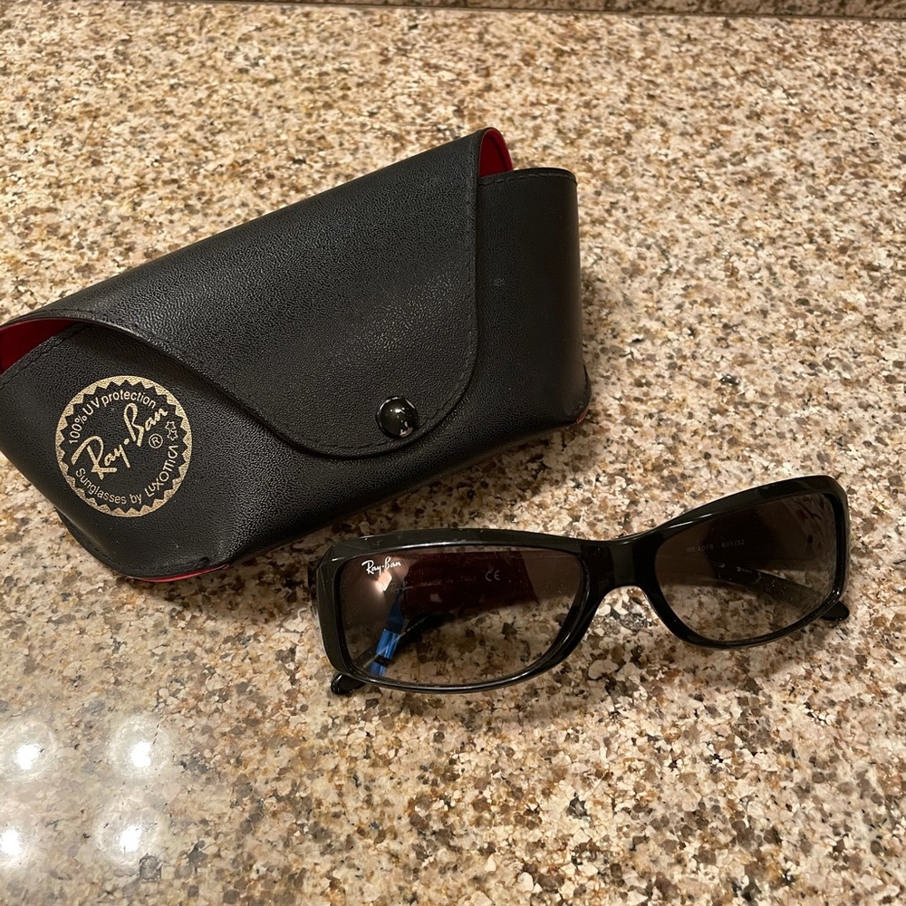 Ray Ban women’s sunglasses RB4078